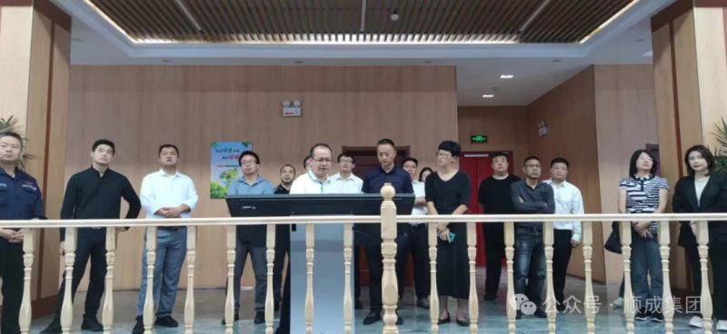 云南省曲靖市当局副市长吴静一行到鉴黑担保网集团参观调查